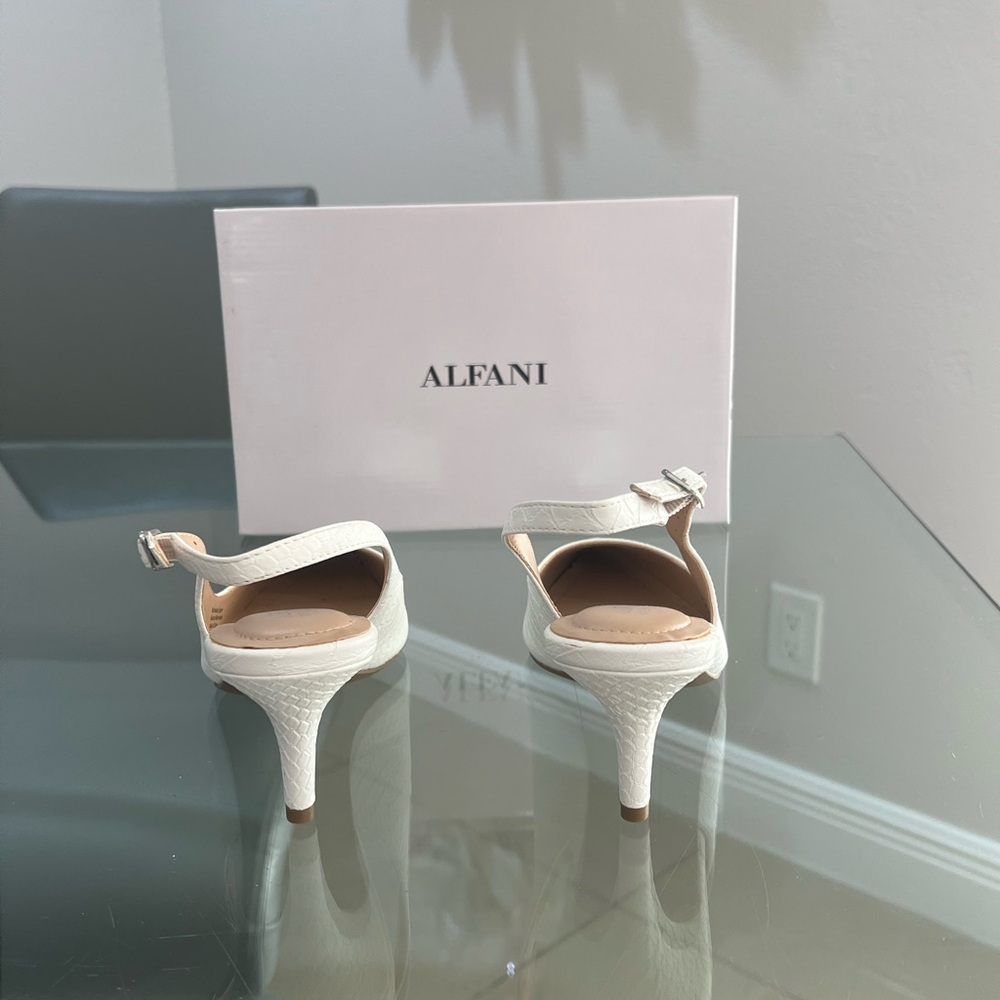 NEW Alfani Women's Step N' Flex white Sling Back Buckle Pointed Pumps Size 7.5M - Picture 4 of 9